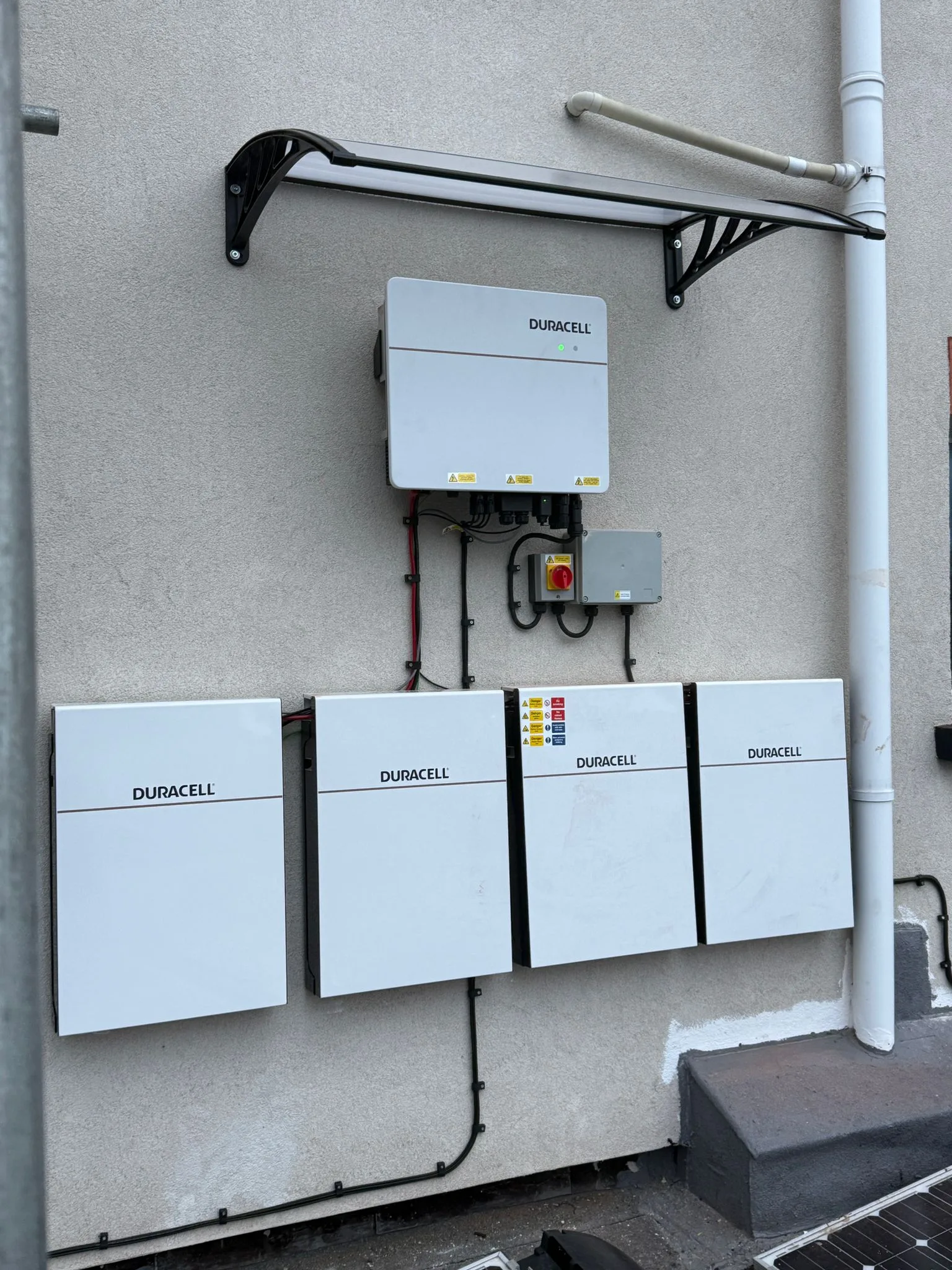 Residential solar and home battery installation