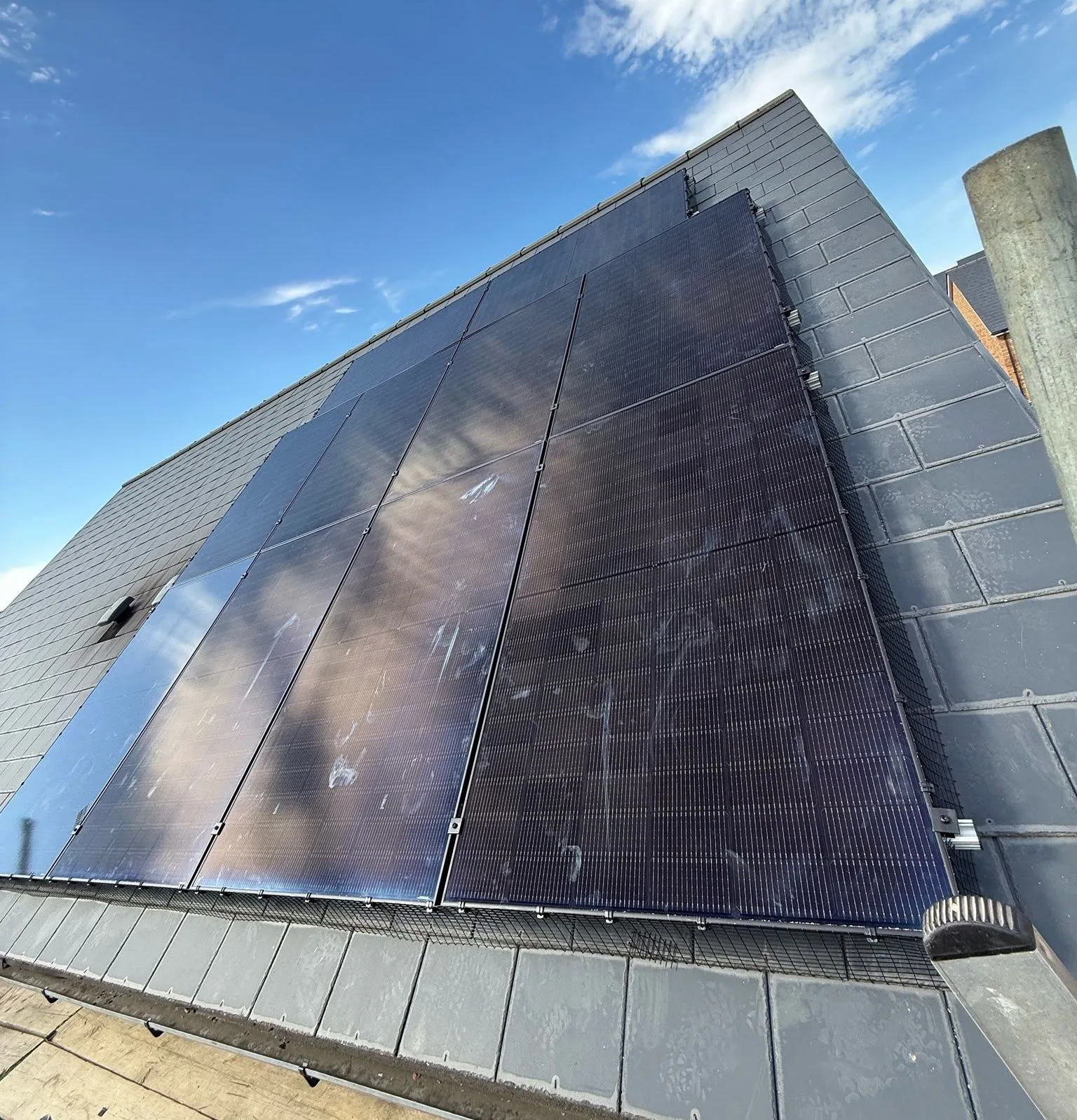 Solar panels on a home roof in Gravesham, Kent: 10 panels, 5 kWp